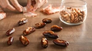 Read more about the article Turbat Mix (T Mix) Dates: A Natural Blend from the Heart of Balochistan